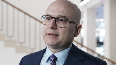 LAŽNI VETERAN, LAŽNI STUDENT Vučević raskrinkao Dušana Mandarića: Pod okriljem noći ruše Novi Sad! (FOTO)