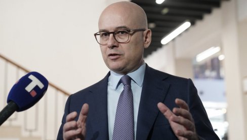 ЗАБРАЊЕНО ЈЕ ДА СЕ ОКУПЉАМО, ДА ИМАМО ПРОСТОРИЈЕ, ФИЗИЧКИ ЋЕ НАС НАПАДАТИ Вучевић о предизборној атмосфери у режији блокадера