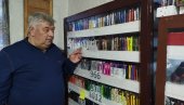 UČA KOLEKCIONAR DUPLIRAO ZBIRKU: Paraćinac Siniša Tanić sakupio 14.500 hemijskih olovaka (FOTO)