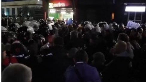 ХАОС У ТИРАНИ: Албанци засули Молотовљевим коктелима вилу Енвера Хоџе, траже главу Едија Раме!