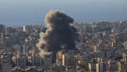 OGROMNA EKSPLOZIJA U BEJRUTU: Dižu se gusti oblaci dima (VIDEO)