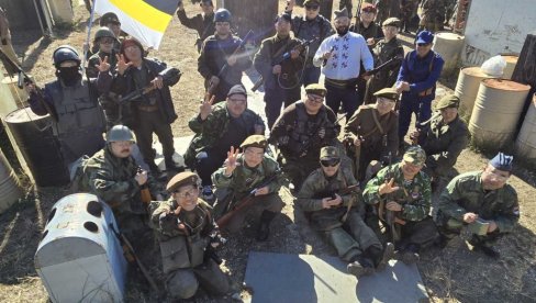 JAPANCI TRAŽE JNA ŠAPKE I SRPSKE ŠAJKAČE: Zahvaljujući hobiju Nikole Divca, iz Pančeva, naše uniforme i vojna obeležja stigle do Tokija