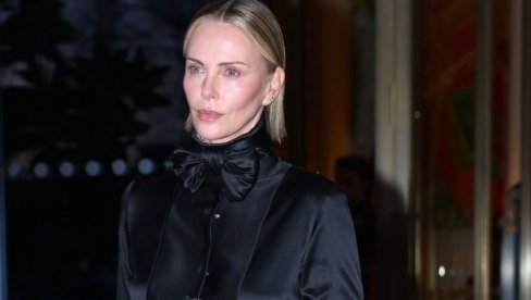 NAJSEKSEPILNIJA GLUMICA DANAŠNJICE ZAPALILA PARIZ: Pojavila se u dugačkom crnom plaštu, a ispod njega - halteri!