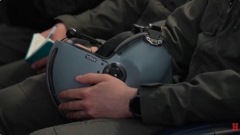 Elitni piloti Vojske Srbije na obuci iznad Batajnice (VIDEO)