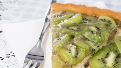 SA KIVIJEM I BANANAMA: Jogurt slatkiš