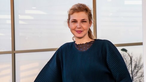 O GORANKI, JASNO I SAŽETO: Nagrada Pavle Vasić pripala Uni Popović za kapitalnu monografiju o poznatoj fotografkinji