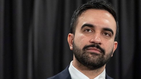 PLAMEN I DIM ISPRED REZIDENCIJE GRADONAČELNIKA: Bačena eksplozivna naprava, sumnja se na terorizam (VIDEO)