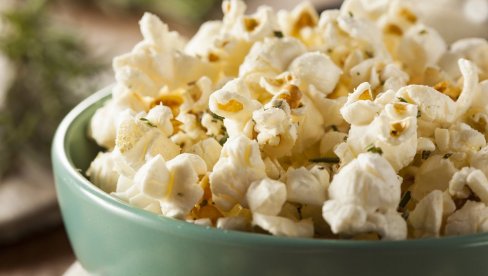 КОЛИКО КАЛОРИЈА ИМАЈУ КОКИЦЕ? Ево колико су добре за оне који желе да смршају