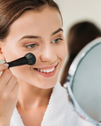 OVAJ NAČIN NANOŠENJA RUMENILA BIĆE HIT PROLEĆA: Šta je tehnika cveta trešnje?