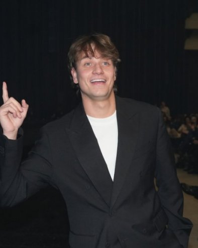 POSLE ZAHTEVA BRANITELJA ZA OTKAZIVANJE KONCERTA: Jakov Jozinović doneo konačnu odluku