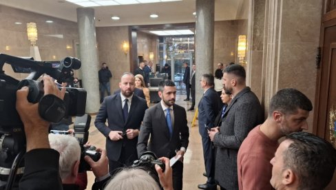 ВЕЋИНА ОПСТАЈЕ И У НОВОМ ХАОСУ: Шта би могла да донесе одлука посланика ДПС о бојкоту одбора, па и саме Скупштине