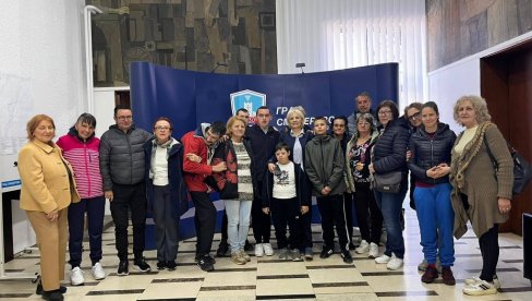 ГРАДСКА УПРАВА ОТВОРИЛА ВРАТА УДРУЖЕЊУ ЗА ПОМОЋ МЕНТАЛНО НЕДОВОЉНО РАЗВИЈЕНИМ ОСОБАМА:Док чекају на простор, користиће градску салу