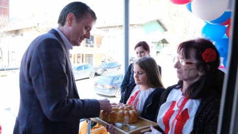 SLEDIMO I PODRŽAVAMO POLITIKU PREDSEDNIKA VUČIĆA Glišić: To je jedini način da sačuvamo našu decu, naše porodice i našu Srbiju (FOTO)