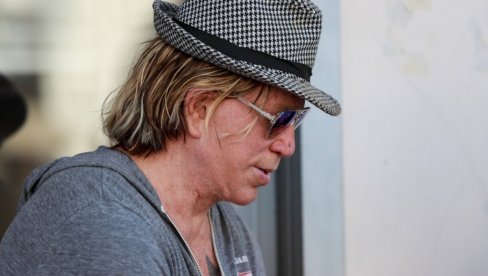 OGLASIO SE MIKI RURK NAKOM ŠTO SU GA IZBACILI IZ KUĆE: Otkrio zašto mesecima nije plaćao kiriju