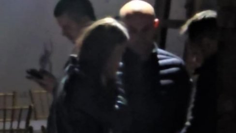 ALEKSANDRA PRIJOVIĆ STIGLA KOD PORODICE LAZIĆ U BRESTAČ: Slomljena od bola prišla Darku i zagrlila ga (FOTO)