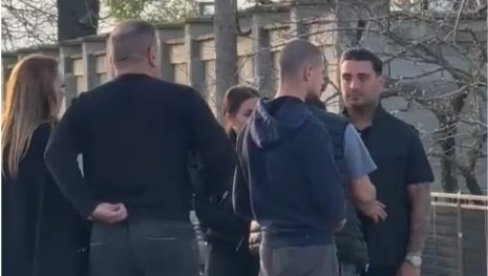 ESTRADA U SUZAMA: Ove pevačice došle da pruže podršku Darku Laziću u najtežim trenucima (FOTO)