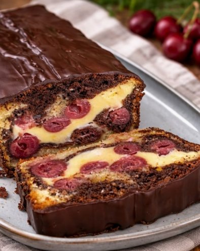 КОЛАЧ СА ВИШЊАМА И КРЕМ СИРОМ: У наставку доносимо рецепт који једноставно морате да пробате