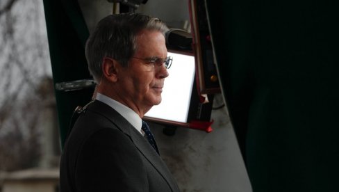 URGENTNA SITUACIJA U VAŠINGTONU: Tramp zvao ministra usred intervjua, vratio se vidno uznemiren