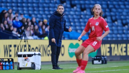 ХАОС! Смењен селектор женске фудбалске селекције због слања неприкладних порука фудбалеркама