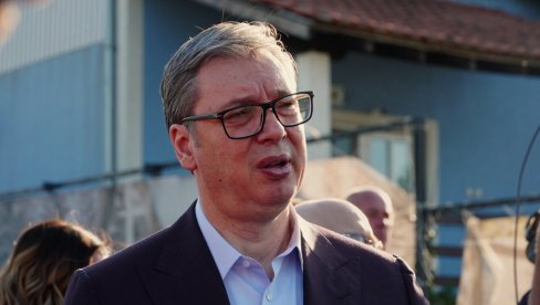 VUČIĆ U SEVOJNU: Predsednik u poseti porodici Raković