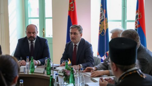 ODRŽANA SEDNICA ODBORA ZA OBNOVU I RAZVOJ SREMSKIH KARLOVACA: Prisustvovao ministar Selaković (FOTO)