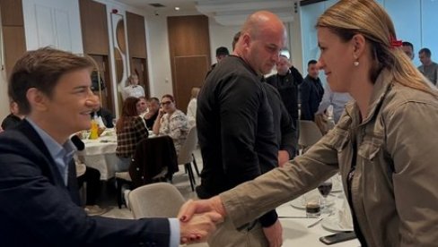 MLADI IMAJU ŠANSU DA OSTANU U SVOJIM RODNIM MESTIMA: Brnabić u poseti Lučanima