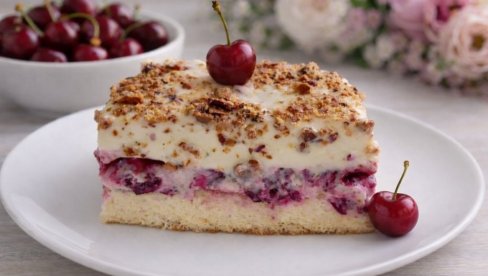 LEDENE KOCKE SA VIŠNJAMA: Kremasti kolač koji se topi u ustima