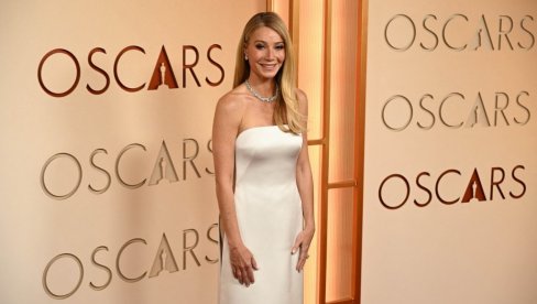 ШТА ТО НОСИ ГВИНЕТ ПАЛТРОУ? Дошла је на доделу Оскара након 11 година и изазвала лавину коментара (ВИДЕО)