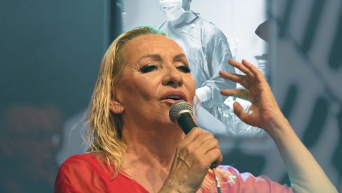 ВЕСНА ЗМИЈАНАЦ ОДЛУЧИЛА ДА СЕ ПОВУЧЕ СА ЕСТРАДЕ: Певачица напустила Београд, открила детаље здравственог стања