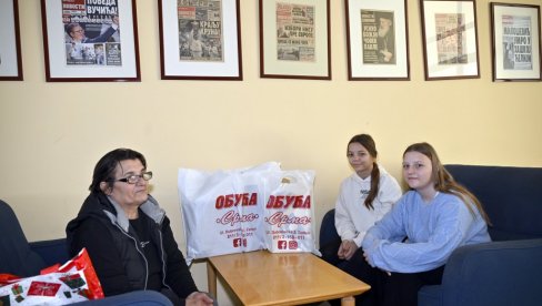 SESTRAMA OBUĆA NA DAR: Fondacija humanosti Novosti obradovala Draganu Milovanović iz Vinče i njene sestre