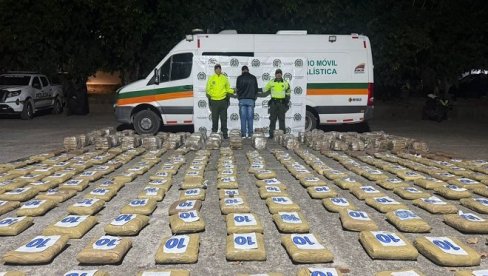 ТИНЕЈЏЕР ИЗ КОЛУМБИЈЕ ЧУВАО МАРИХУАНУ НА ИМАЊУ: Полиција запленила скоро 700 килограма наркотика вредних око 102.000 евра