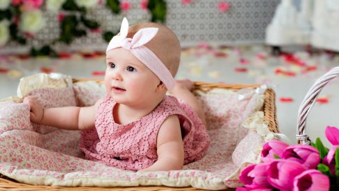 8 ПОТПУНО ЗАБОРАВЉЕНИХ ИМЕНА ЗА ДЕВОЈЧИЦЕ: Имају прелепа значења, а родитељи их ретко дају ћеркама