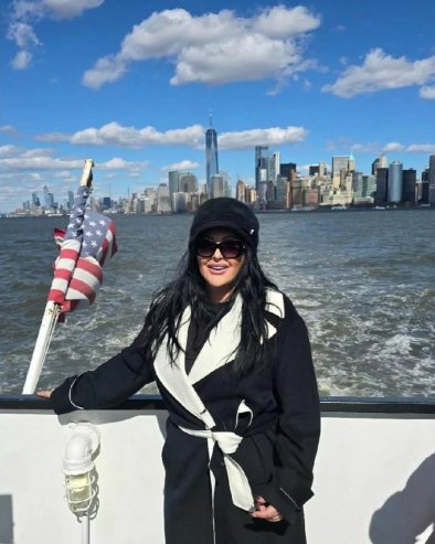 ОВАКО ПРОВОДИ СЛОБОДНО ВРЕМЕ У ЊУЈОРКУ: Драгана Мирковић обара рекорде на америчкој турнеји (ФОТО)