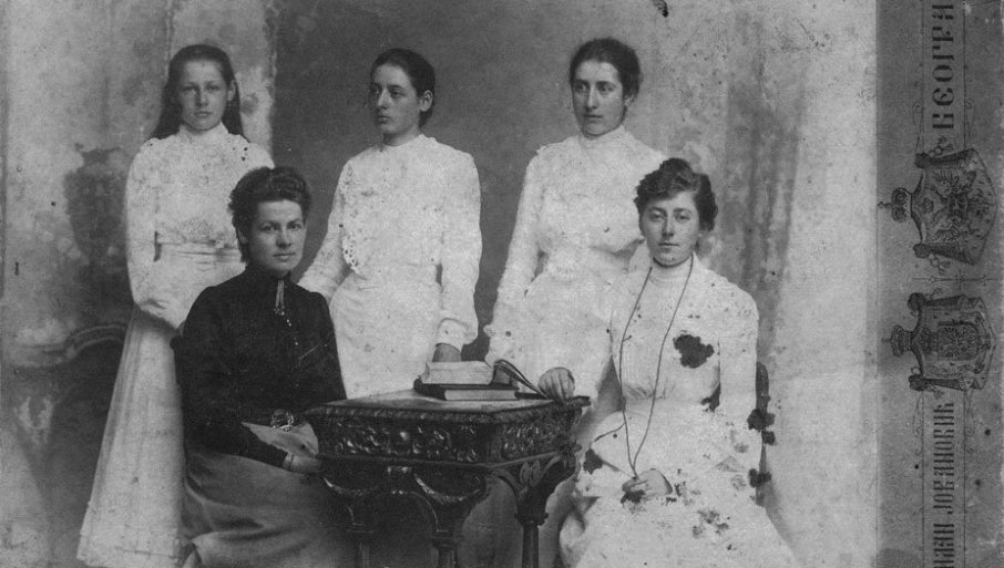 PLAČ ZA OKRVAVLjENIM I NAMUČENIM JUNACIMA: Nadežda se sa vojskom povlačila  u nagorelom, blatnjavom šinjelu uz bolničke arnjeve i ranjenike