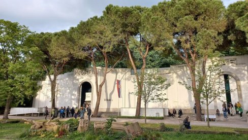 GOREO PAVILJON SRBIJE: Izbio požar tokom radova na krovu vrednog zdanja u venecijanskim Đardinima