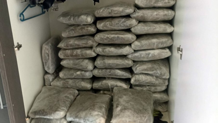 U BEOGRADU UHAPŠENI DILERI IZ PRIBOJA:  Zaplenjeno 80 kilograma raznih narkotika (FOTO)