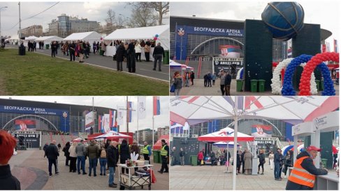 SVE SPREMNO ZA VELIKI SKUP SNS U 16 ČASOVA: Građani se okupljaju ispred Beogradske Arene (FOTO/VIDEO)
