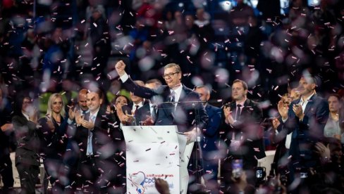 МИ СМО НА БРАНИКУ ОТАЏБИНЕ Вучић: Не дамо вам нашу Србију