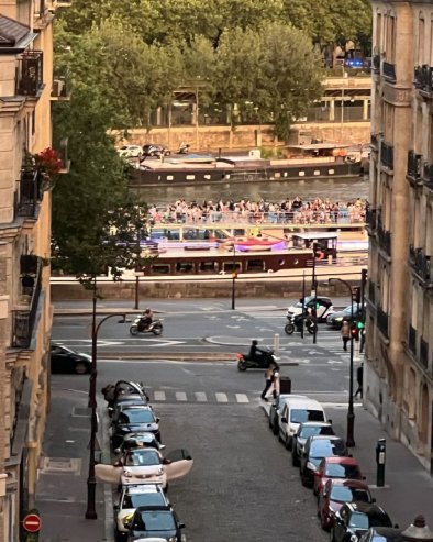 MASONSKA SPIRALA NASILJA I UBISTAVA:  Na suđenju u Francuskoj, zbog niza kriminalnih dela, na optuženičkoj klupi našlo se 22 ljudi