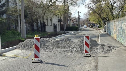 ČEPOVI ZBOG TABANOVAČKE: Sanacija ulice stvara dodatne gužve na kružnom toku Autokoamanda
