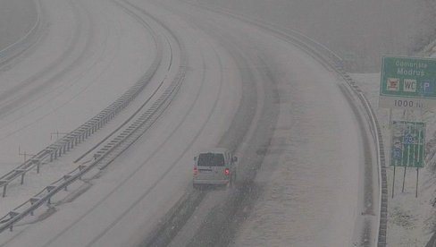 ZATRPAN AUTO-PUT: Hrvati jutros u čudu, dobili i važne poruke upozorenja (FOTO)