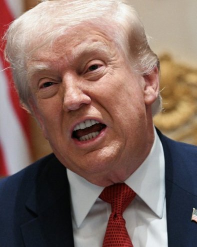 NIJE MISLIO DA ĆE ME LJUBITI U ZADNJICU, ALI SAD MORA Trampove reči šokirale planetu