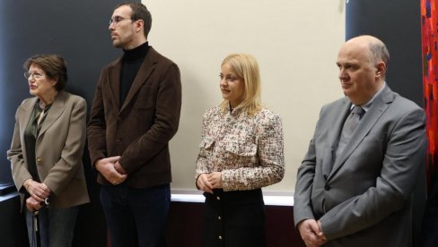 ĆIRILICA KAO UMETNOST I NASLEĐE: Održana izložba „U slavu ćirilice“