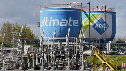 ВИСОКИ ЗВАНИЧНИК БРИСЕЛА: Позива Европљане да раде од куће и мање возе