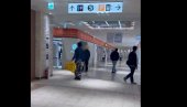 ЗАСТРАШУЈУЋ НАПАД НОЖЕМ У ПОЗНАТОМ ТРЖНОМ ЦЕНТРУ: Двоје мртвих, јапанска полиција реаговала истог трена (ФОТО/ВИДЕО)