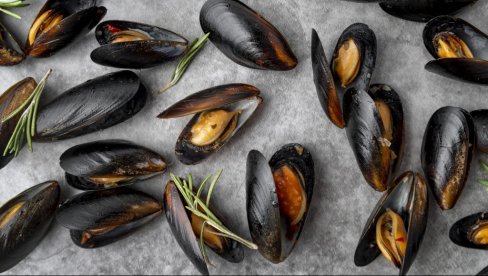 HEPATITIS A HARA OD NAPULJA DO RIMA: Zarazna bolest širi se Italijom, glavni krivci - morski plodovi