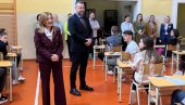 ОСМАЦИ БОЉЕ УРАДИЛИ СРПСКИ ОД МАТЕМАТИКЕ: Основне школе сабирају бодове које су освојили матуранти на пробном завршном испиту