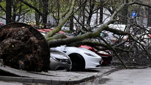 HAOS U HRTVATSKOJ: 18 hiljada ljudi bez struje, najgora situacija u Zagrebu