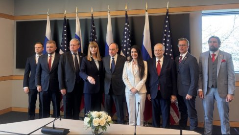 РУСКИ КОКУС НА КАПИТОЛ ХИЛУ? Парламентарци из Москве се вратили из Вашингтона после прве посете од 2014. године (ФОТО)