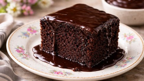 SOČNI ČOKOLADNI KOLAČ: Recpt na najčokoladniji desert
